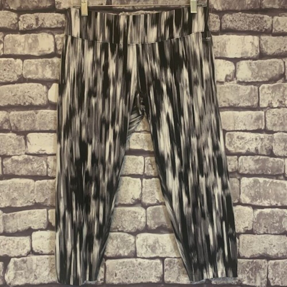Calvin Klein Yoga Crop Pants Size L